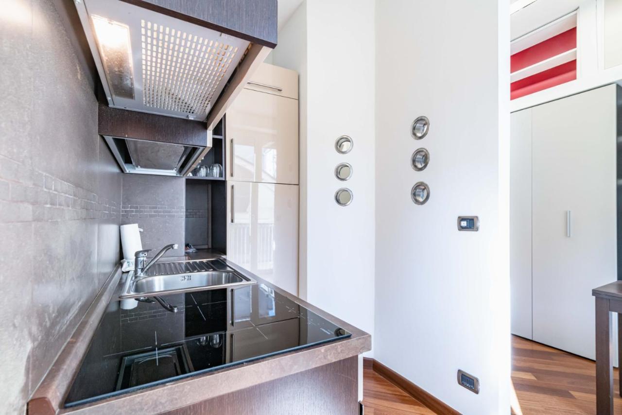 ミラノEasylife - Moderno Rifugio In Zona Bocconiアパートメント エクステリア 写真